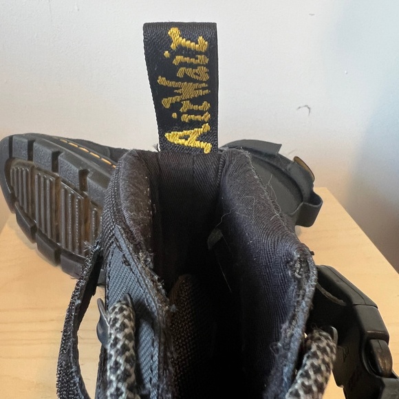 NWOT Dr Martens Unisex Combs Tech Utility Ankle Boots in black - Picture 3 of 5